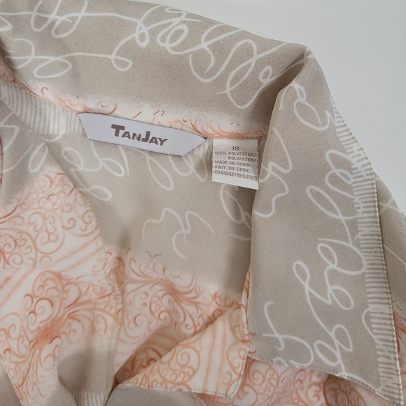 *Free With Purchase* Vintage neutral blouse button down oversized flowy 90s - Picture 8 of 10